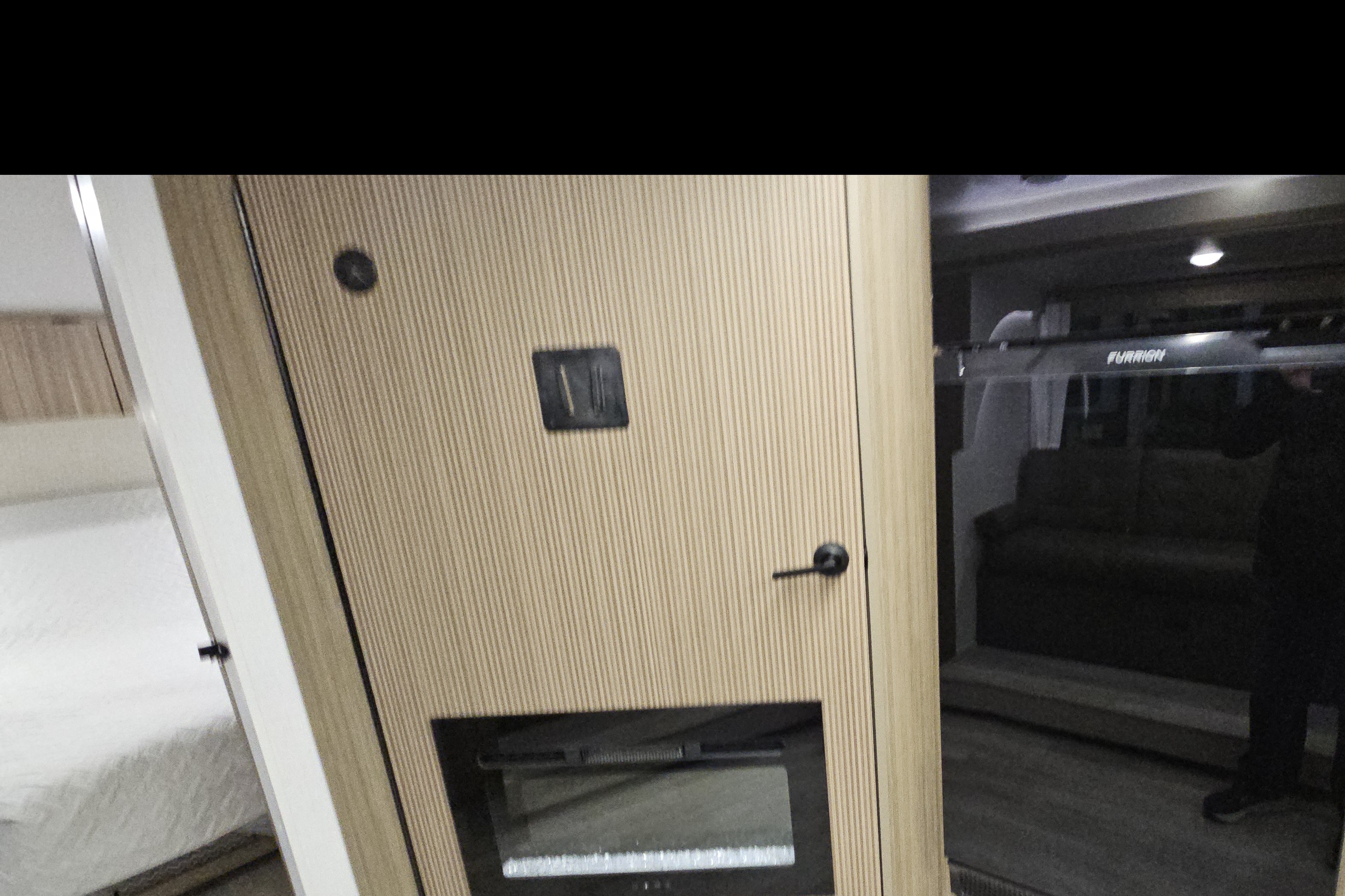 Salem 26 ICE (ICE2). 33 ft, Travel trailer Sleeps 8