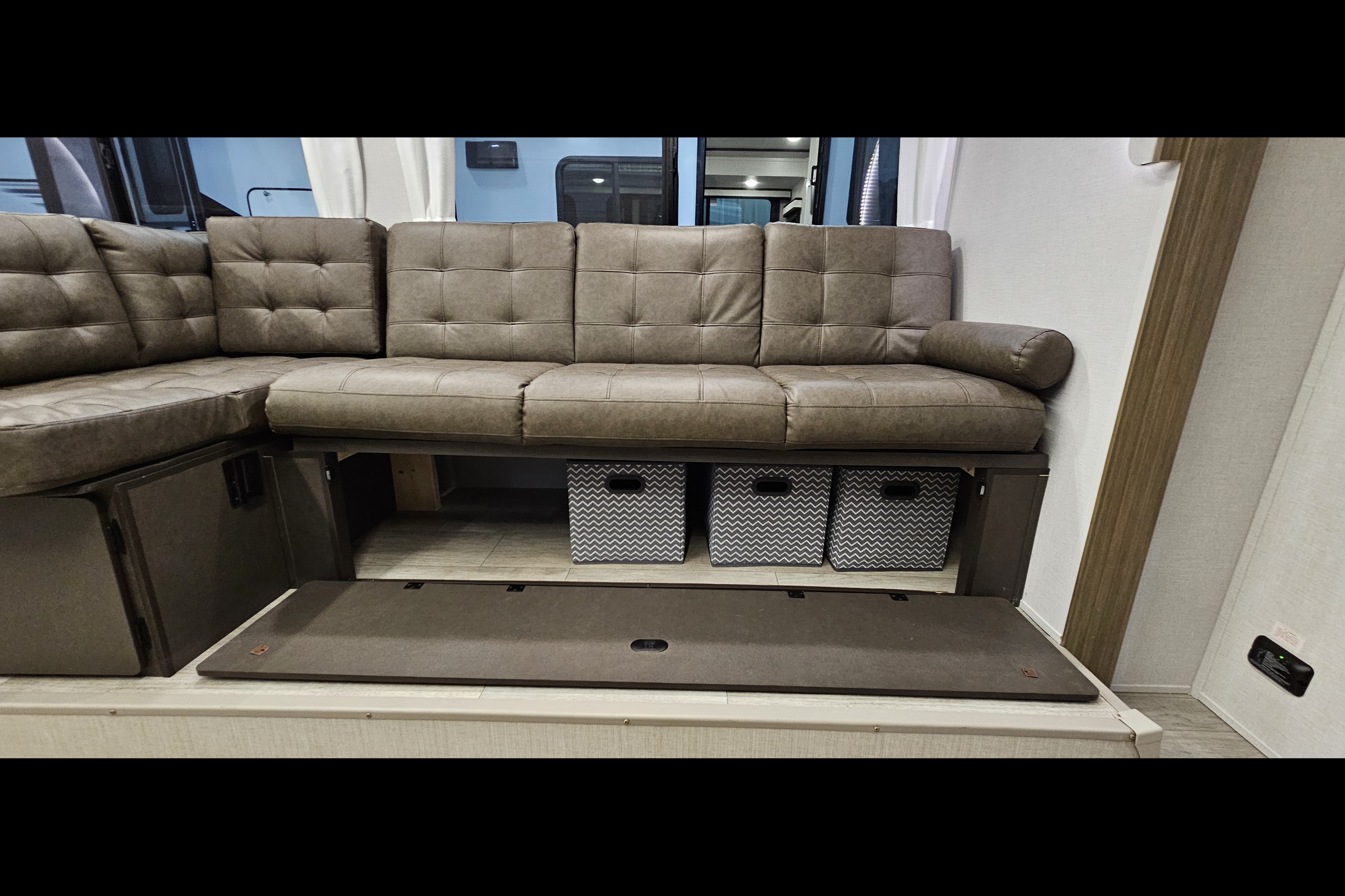 Salem 26 ICE (ICE2). 33 ft, Travel trailer Sleeps 8