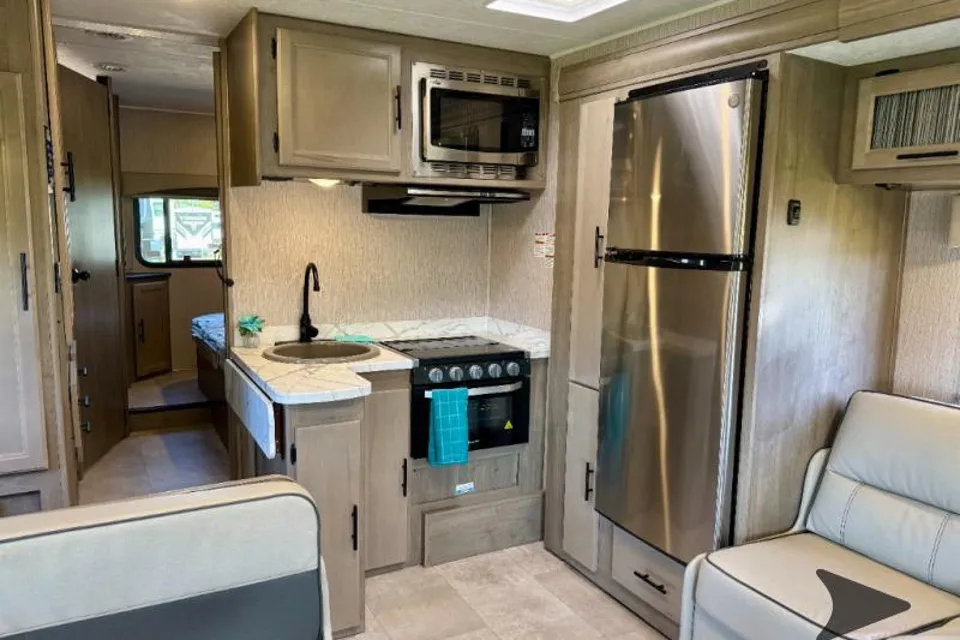 2023 Freelander 26DS | Yellowstone-Ready, Fully Stocked, Sleeps 6