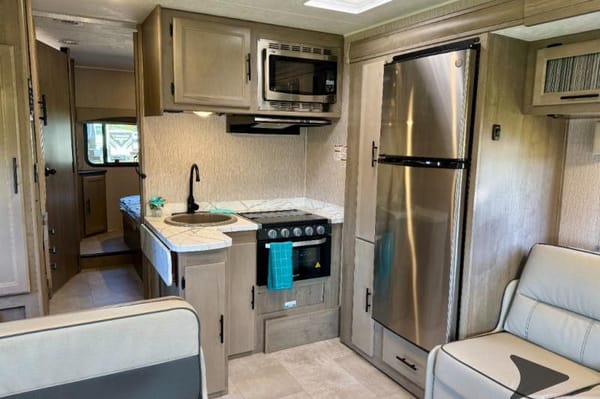 2023 Freelander 26DS | Yellowstone-Ready, Fully Stocked, Sleeps 6