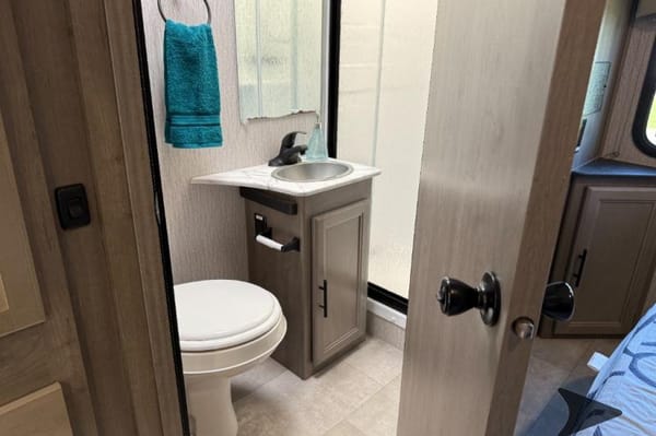 2023 Freelander 26DS | Yellowstone-Ready, Fully Stocked, Sleeps 6