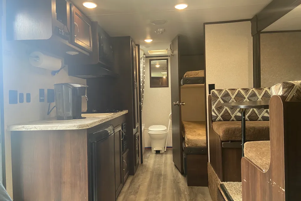 Gordon's Jayco SLX Travel Trailer