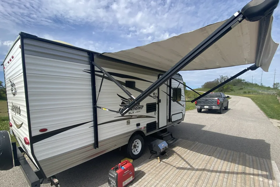 Gordon's Jayco SLX Travel Trailer