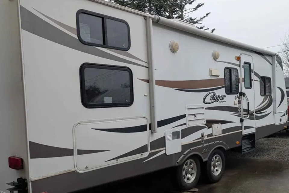 Hitch Please – Cozy Keystone Cougar Sleeps 6