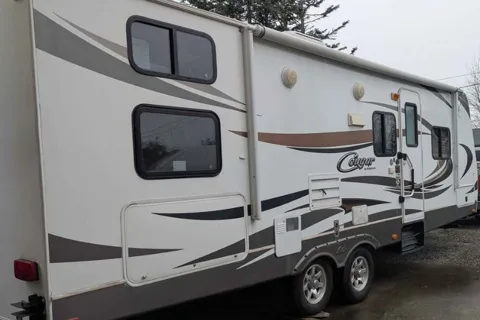 Hitch Please – Cozy Keystone Cougar Sleeps 6