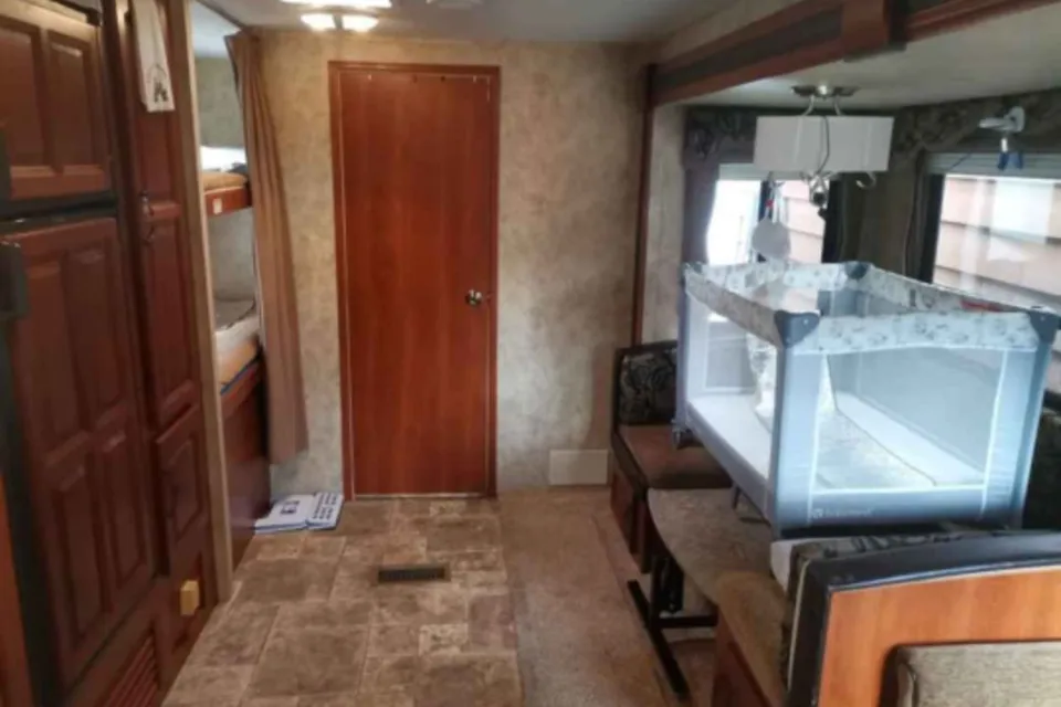 Hitch Please – Cozy Keystone Cougar Sleeps 6