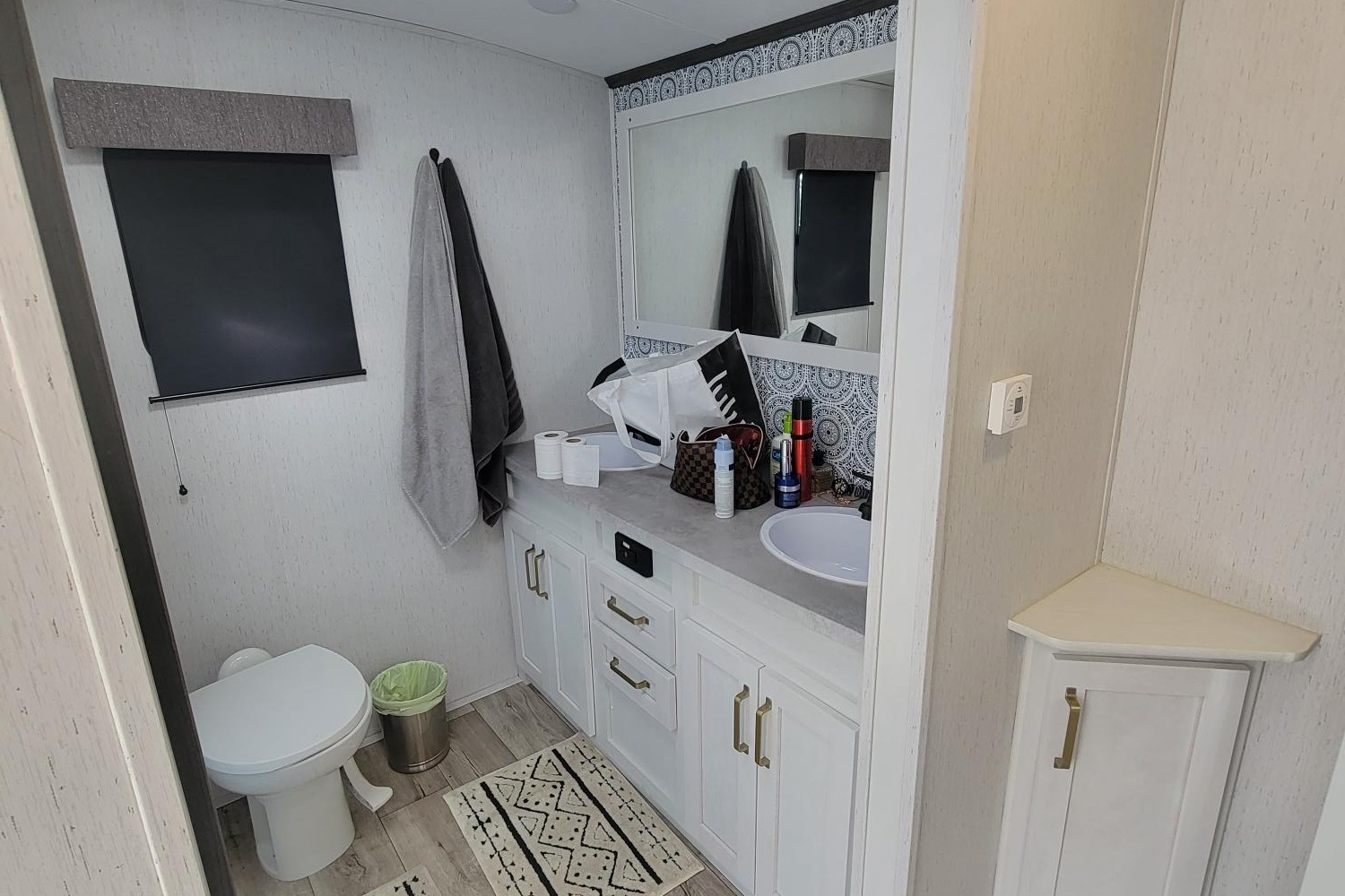 Isaac's Dutchmen Astoria 2703RB Travel Trailer