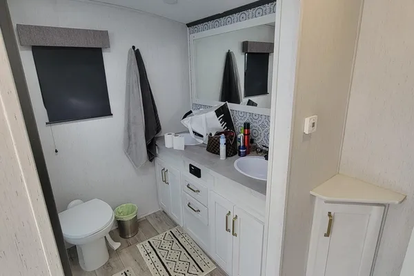 Isaac's Dutchmen Astoria 2703RB Travel Trailer