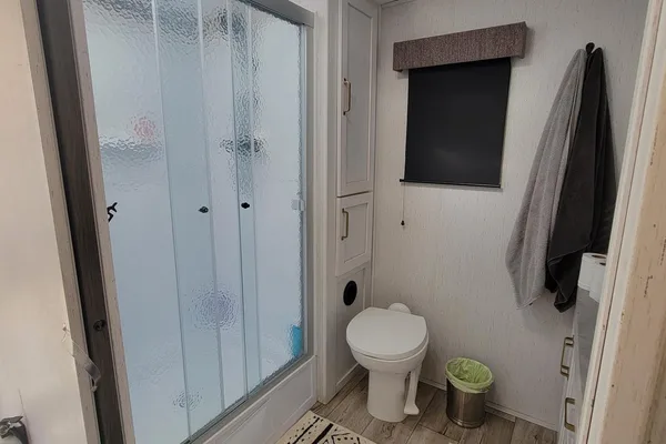 Isaac's Dutchmen Astoria 2703RB Travel Trailer
