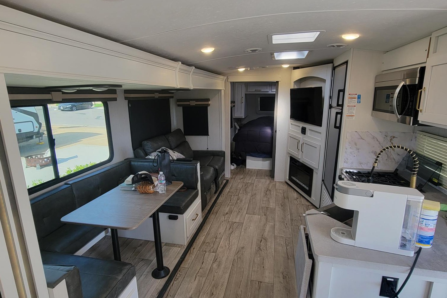 Isaac's Dutchmen Astoria 2703RB Travel Trailer