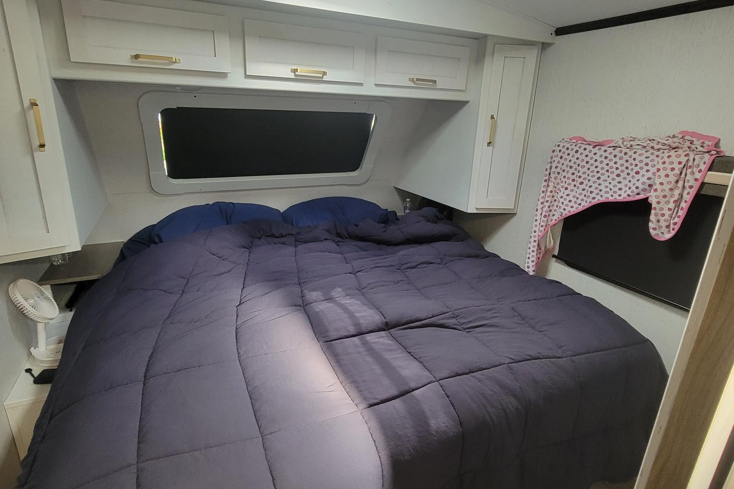 Isaac's Dutchmen Astoria 2703RB Travel Trailer