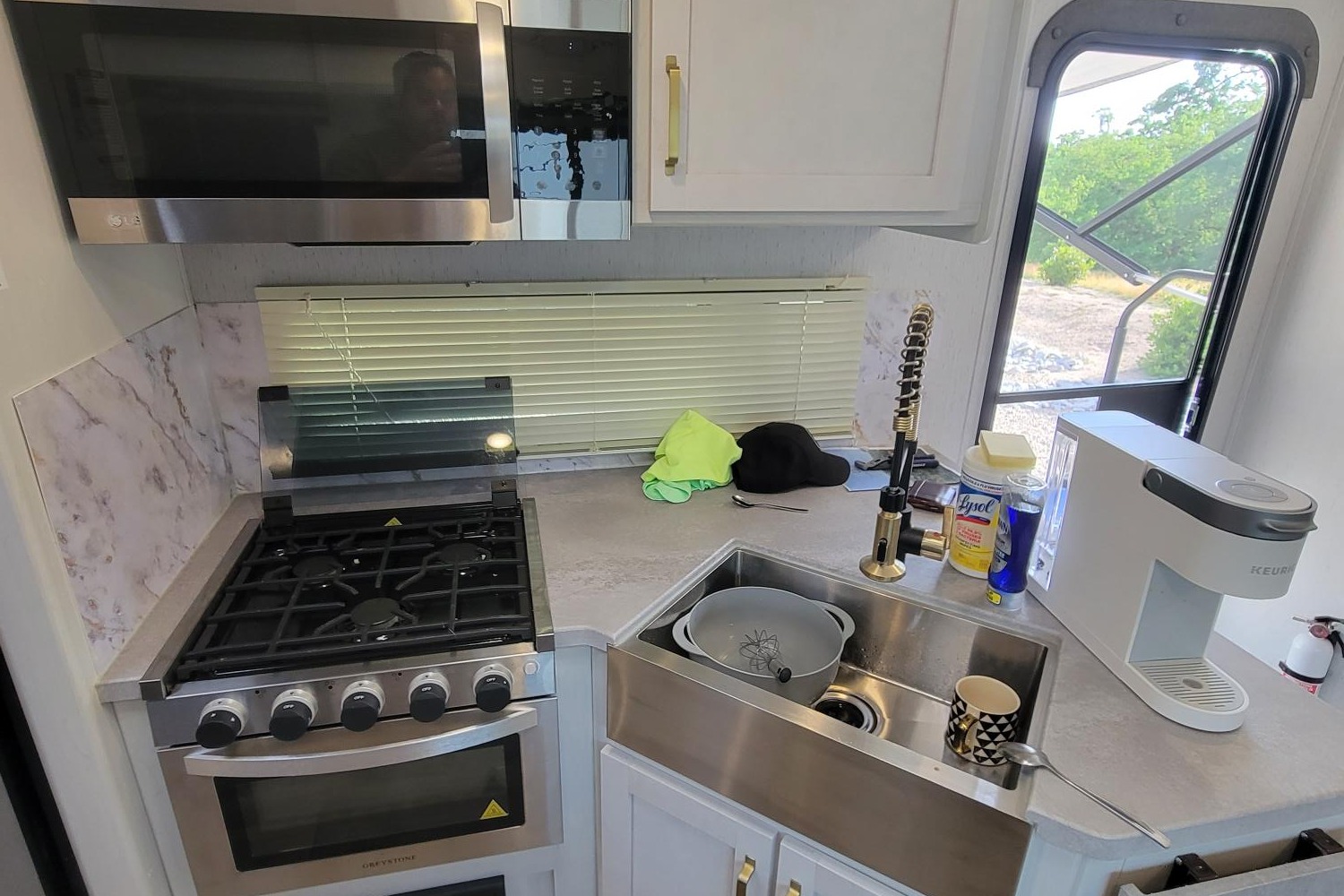Isaac's Dutchmen Astoria 2703RB Travel Trailer