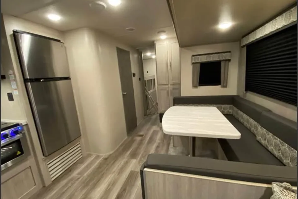 Stéphanie Coachmen Catalina 323BHD Roulotte