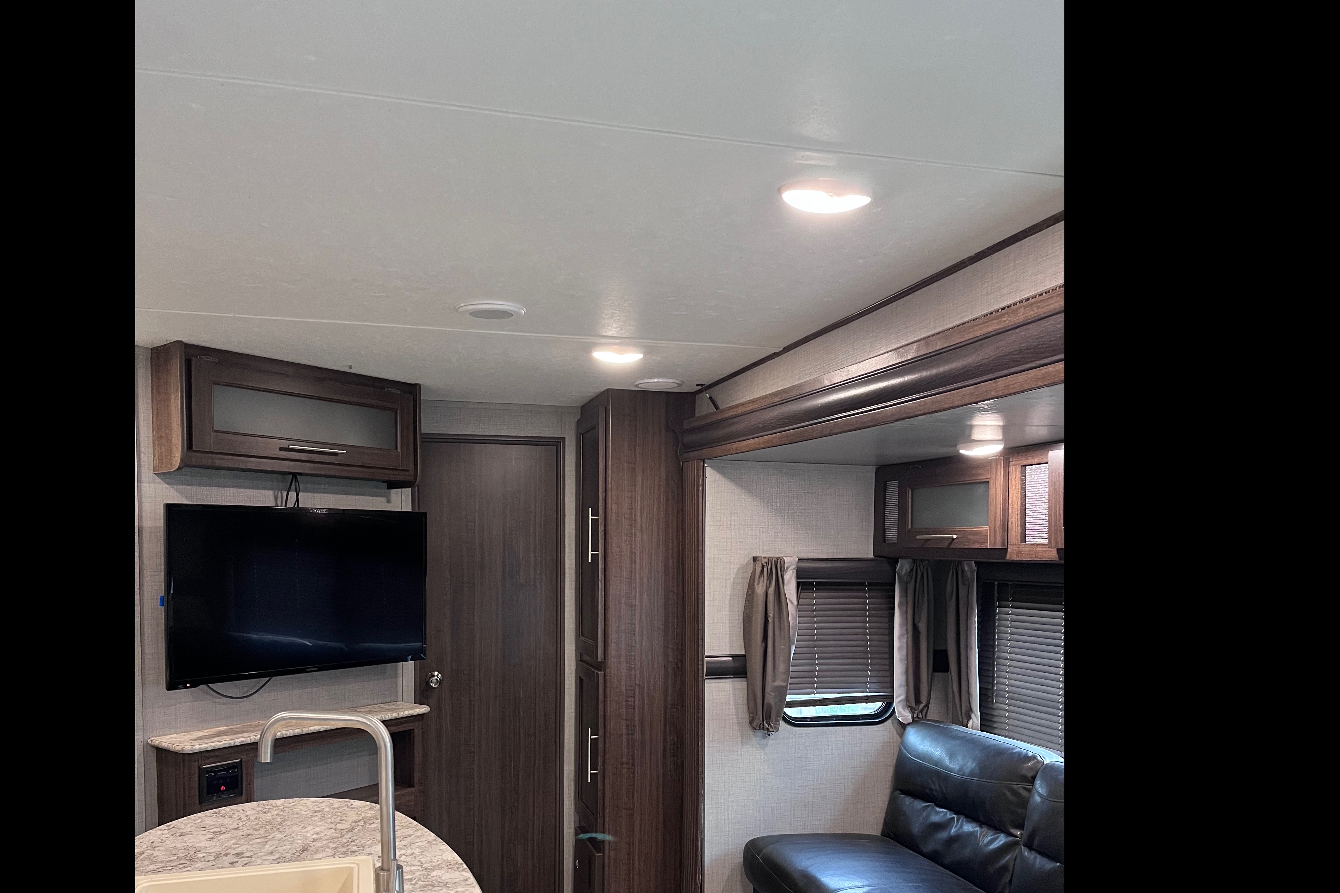 Crossroad Zinger 330bh  10personnes *Lits Superposés/bunk beds*  2 chambre fermé Marial RV
