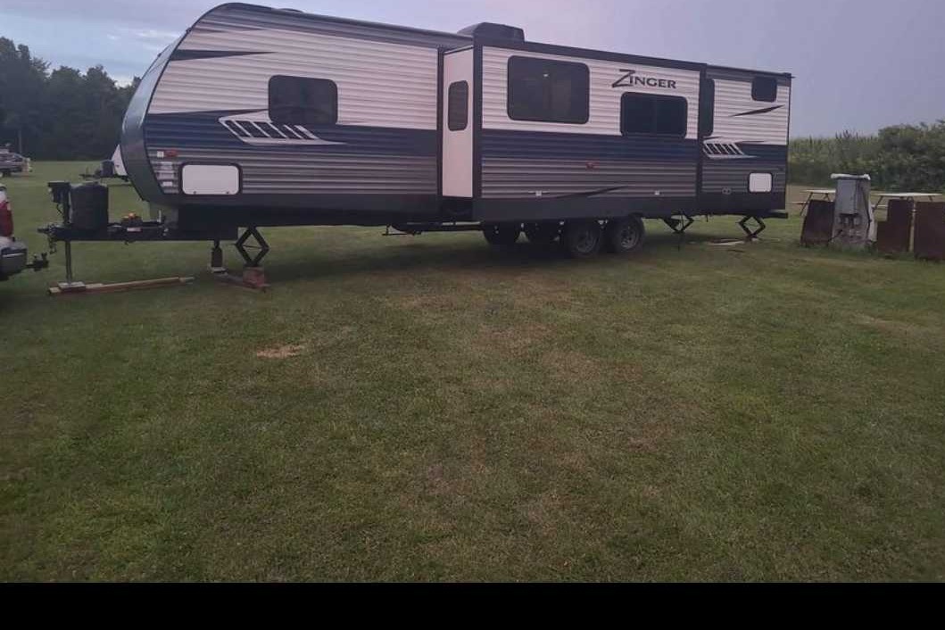 Crossroad Zinger 330bh  10personnes *Lits Superposés/bunk beds*  2 chambre fermé Marial RV