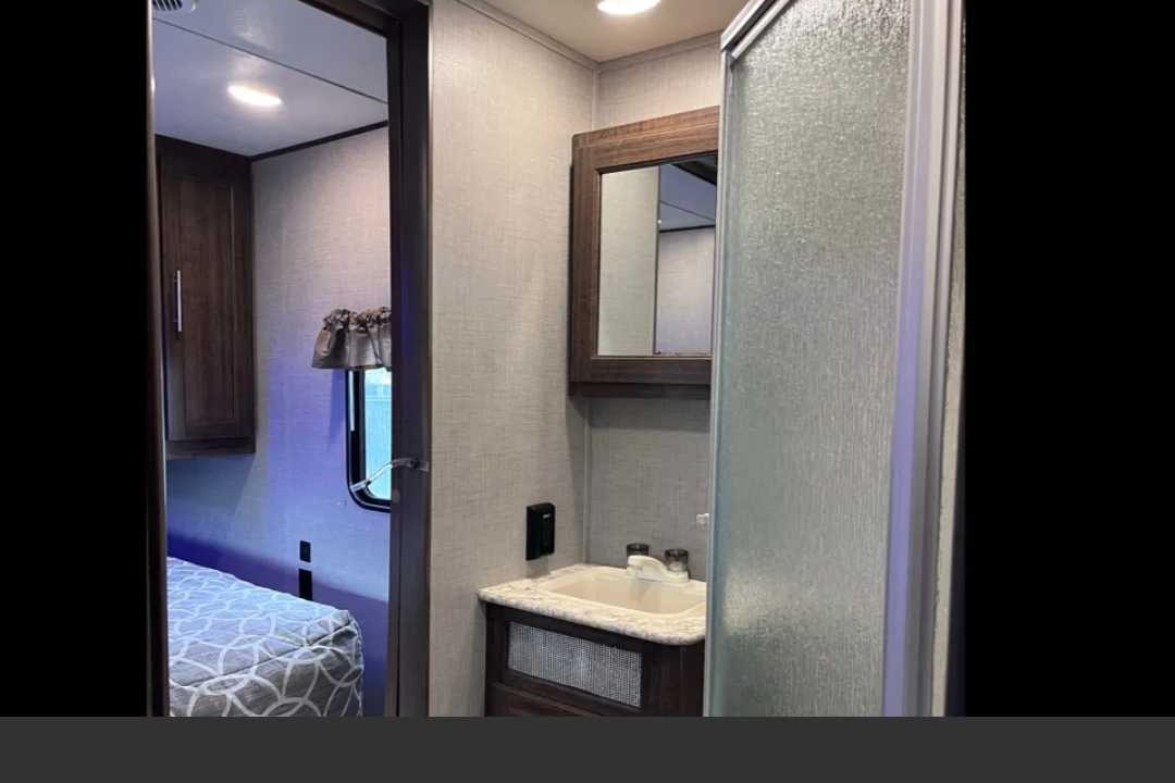 Crossroad Zinger 330bh  10personnes *Lits Superposés/bunk beds*  2 chambre fermé Marial RV