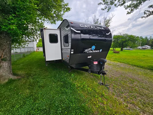Adam's Catalina legacy 28fds Travel Trailer