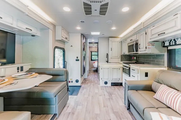 RV Henrietta
