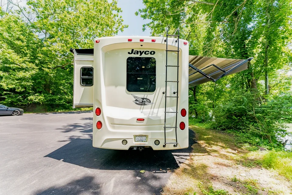 RV Henrietta