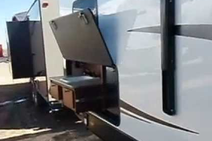 Large Family Trailer with Bunk Room