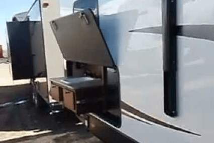 Large Family Trailer with Bunk Room