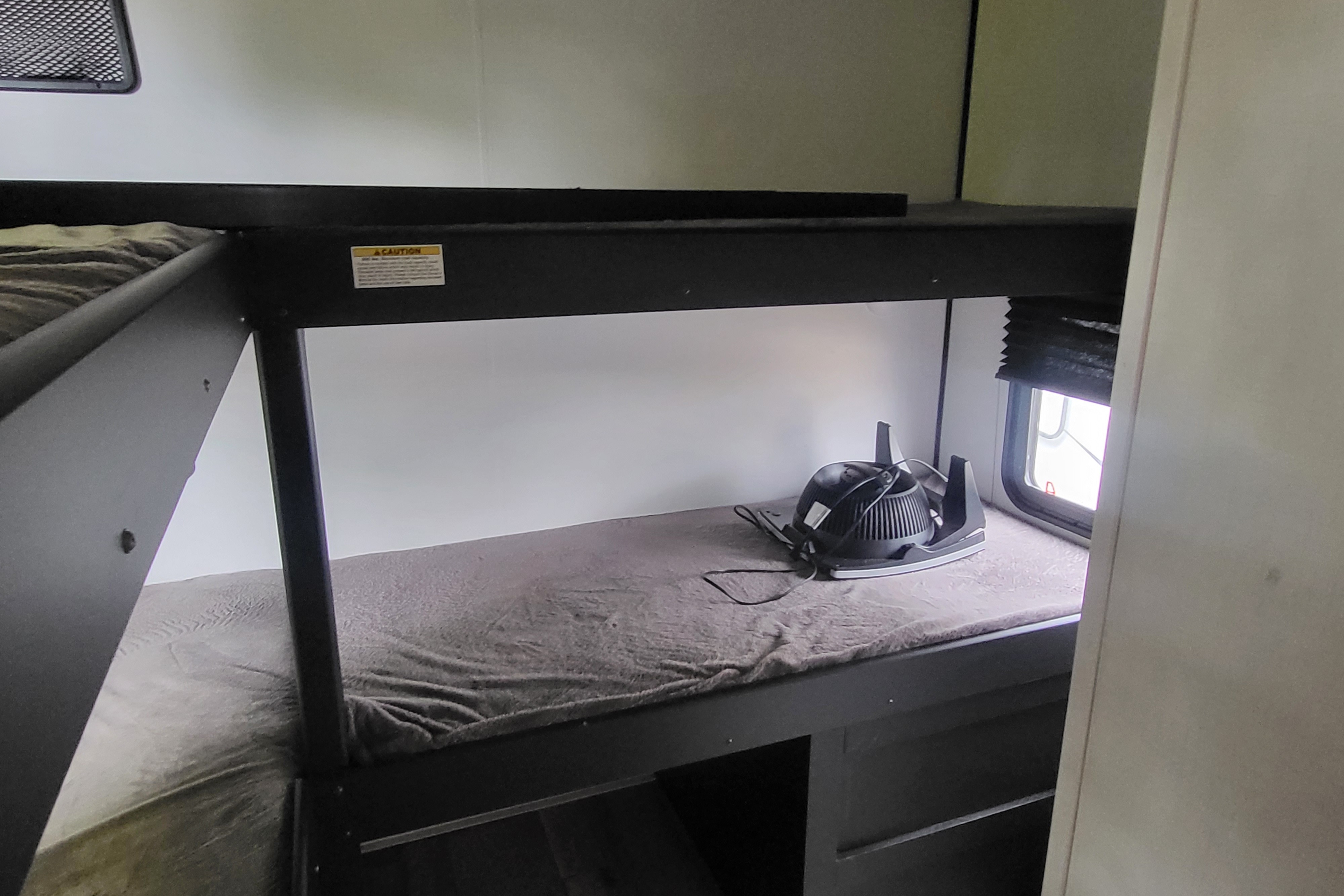  Rv Rentals Way Of Life's Family Special, 2-Bed/2-Bath 335BHSWE Travel Trailer S2
