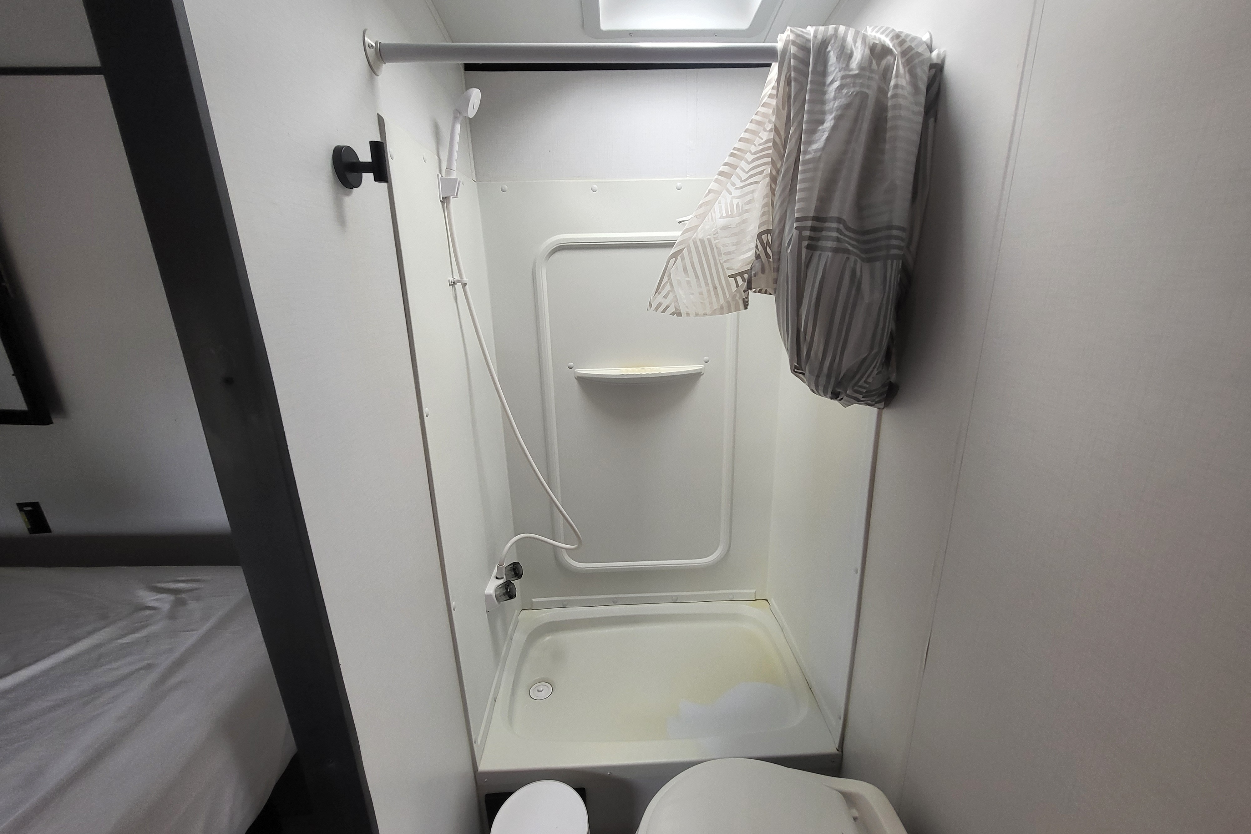  Rv Rentals Way Of Life's Family Special, 2-Bed/2-Bath 335BHSWE Travel Trailer S2