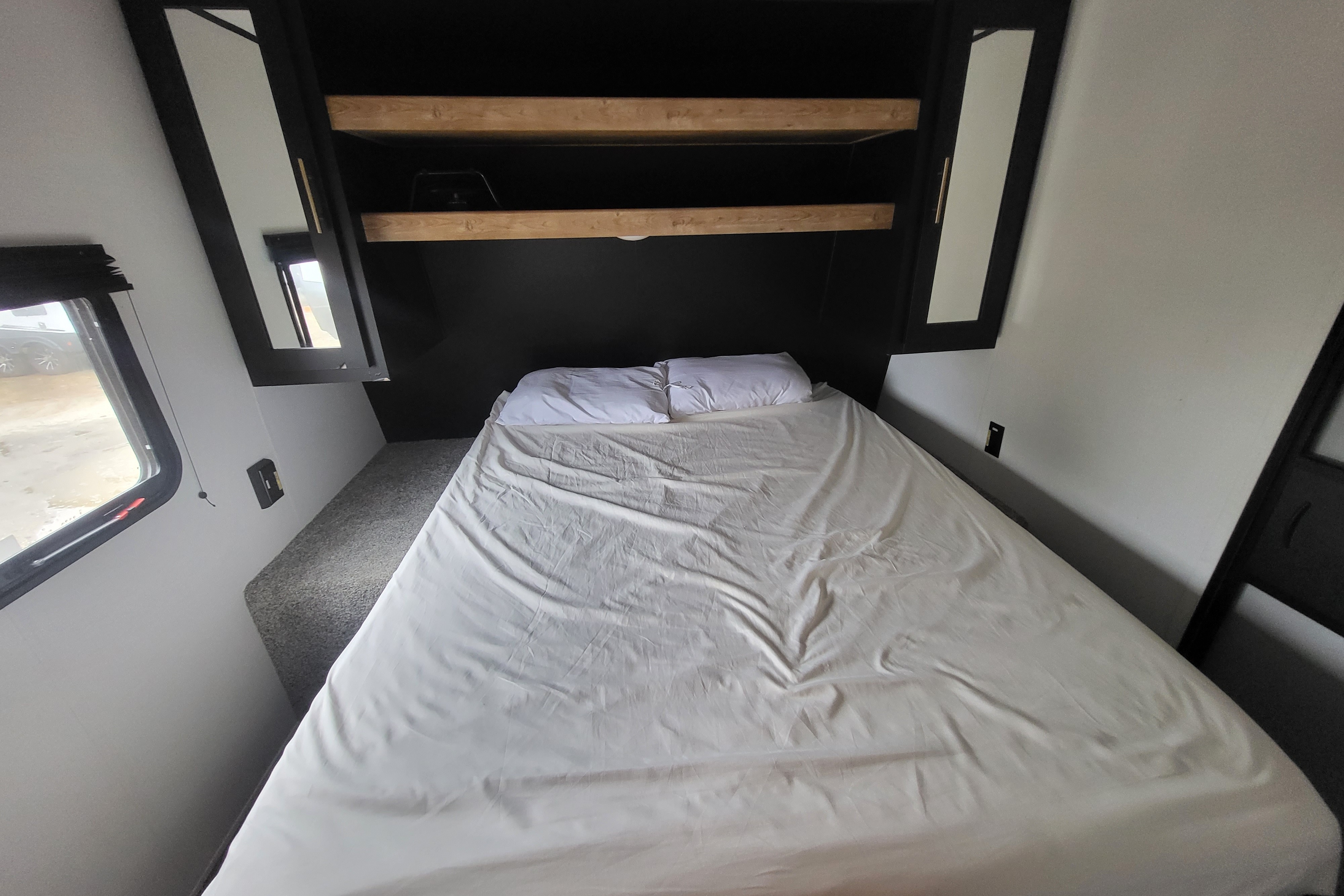  Rv Rentals Way Of Life's Family Special, 2-Bed/2-Bath 335BHSWE Travel Trailer S2