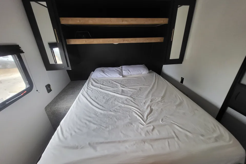  Rv Rentals Way Of Life's Family Special, 2-Bed/2-Bath 335BHSWE Travel Trailer S2