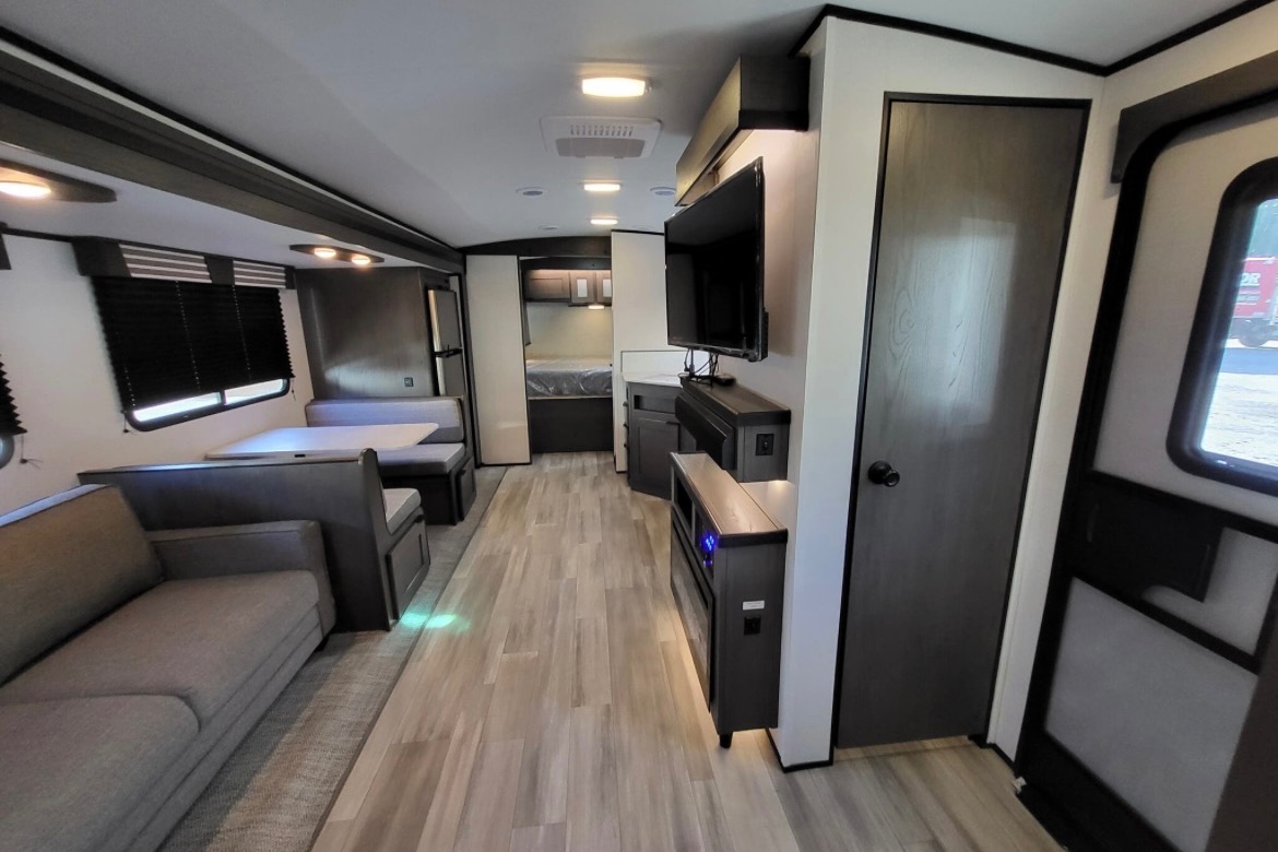 2022 cruiser rv mpg ultra lite