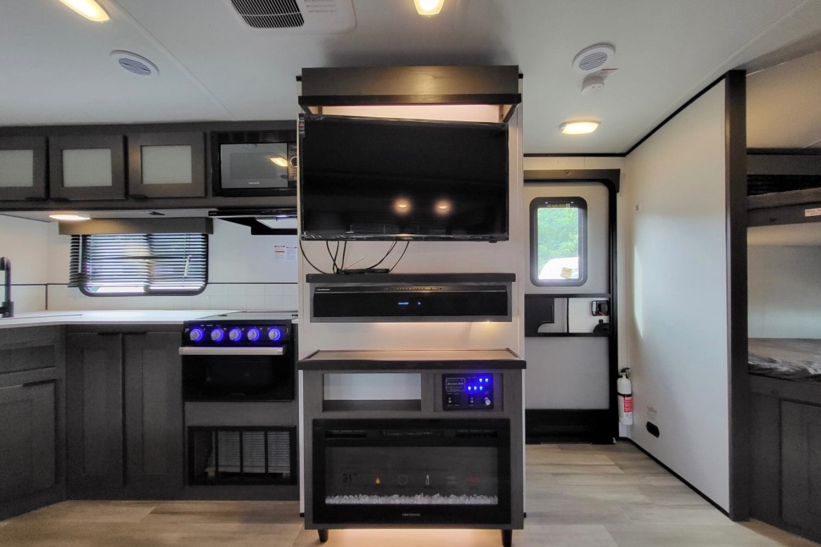 2022 cruiser rv mpg ultra lite