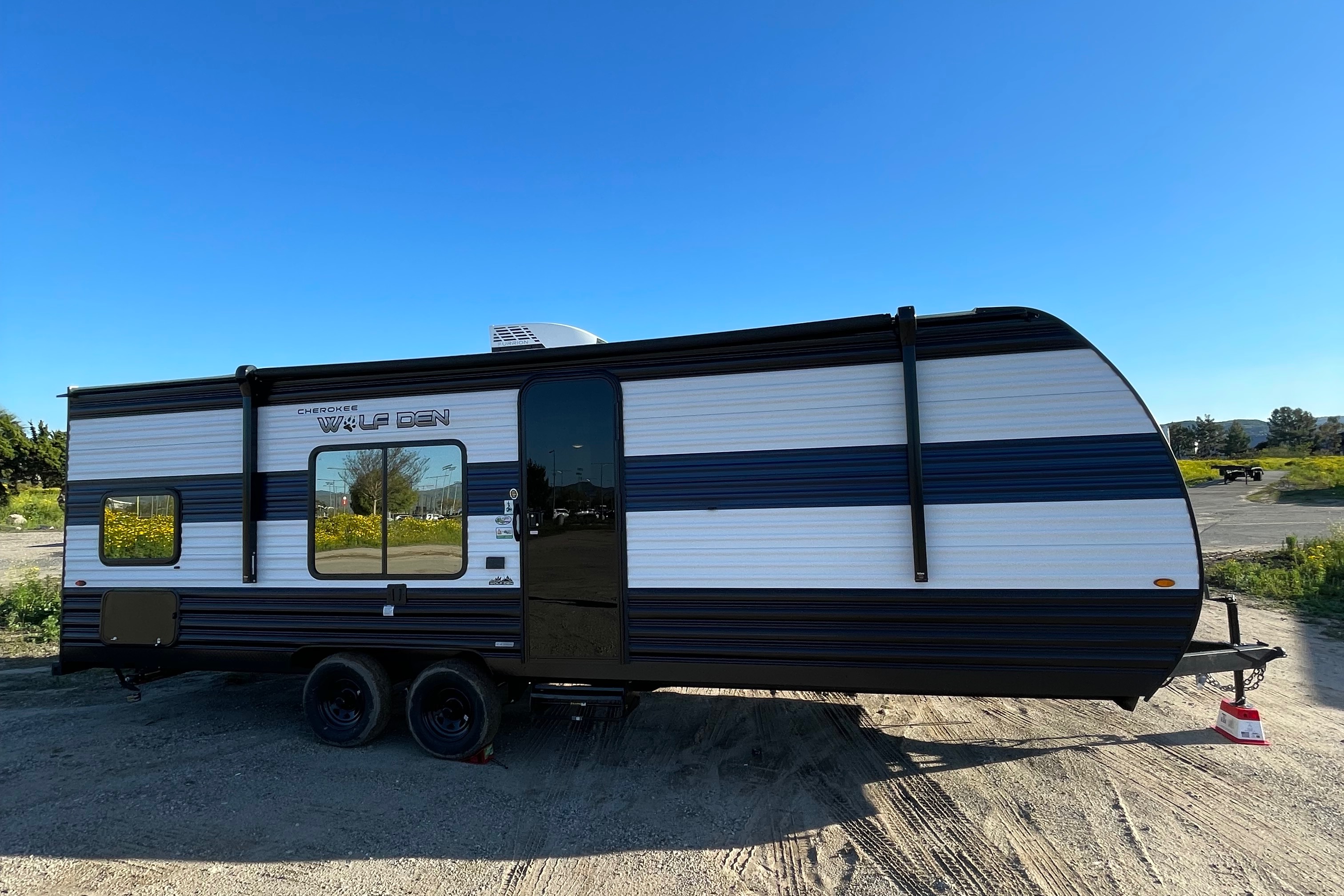 BRAND NEW 2024 29ft Light Weight Sleeps 8 Forest River Travel Trailer
