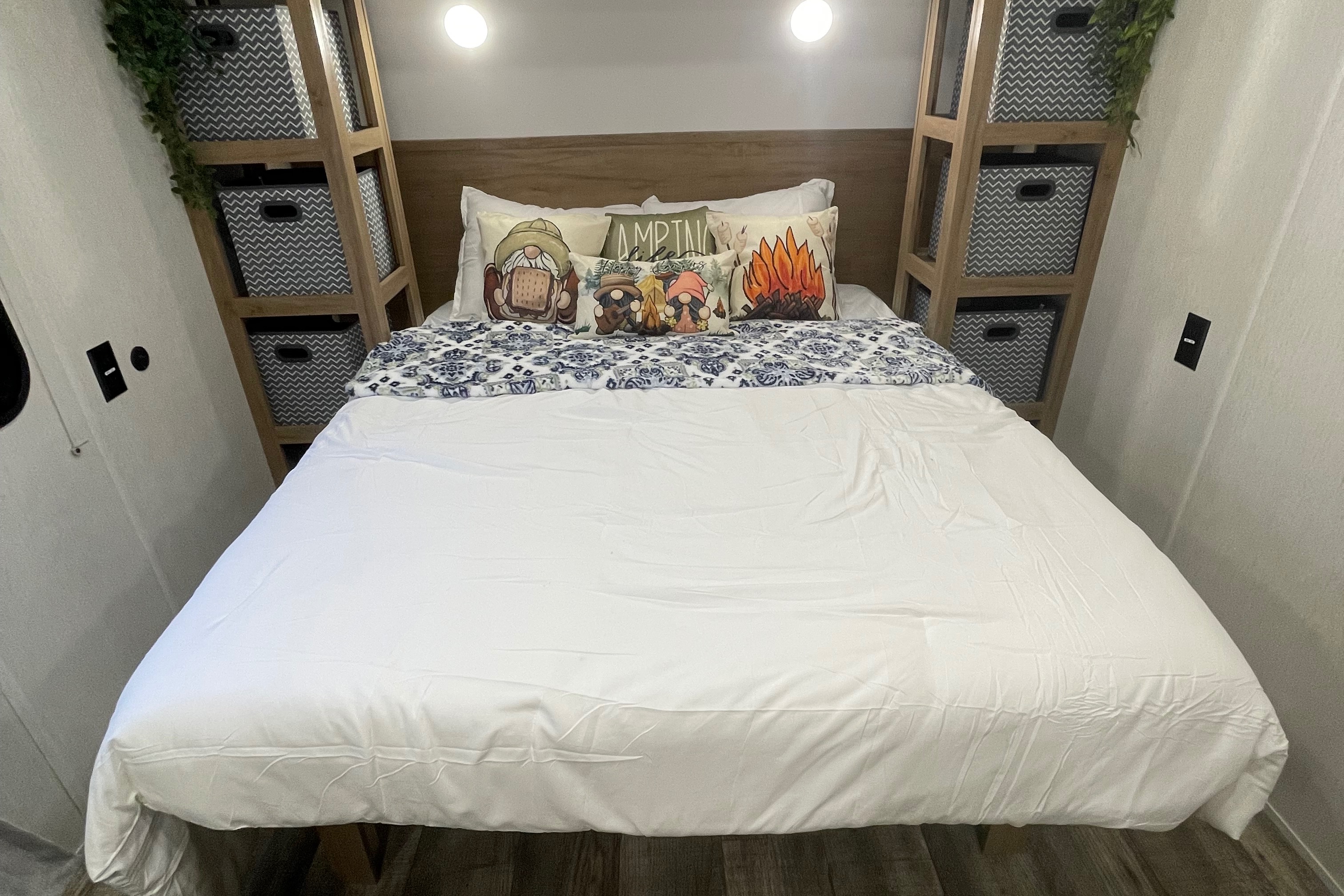 BRAND NEW 2024 29ft Light Weight Sleeps 8 Forest River Travel Trailer