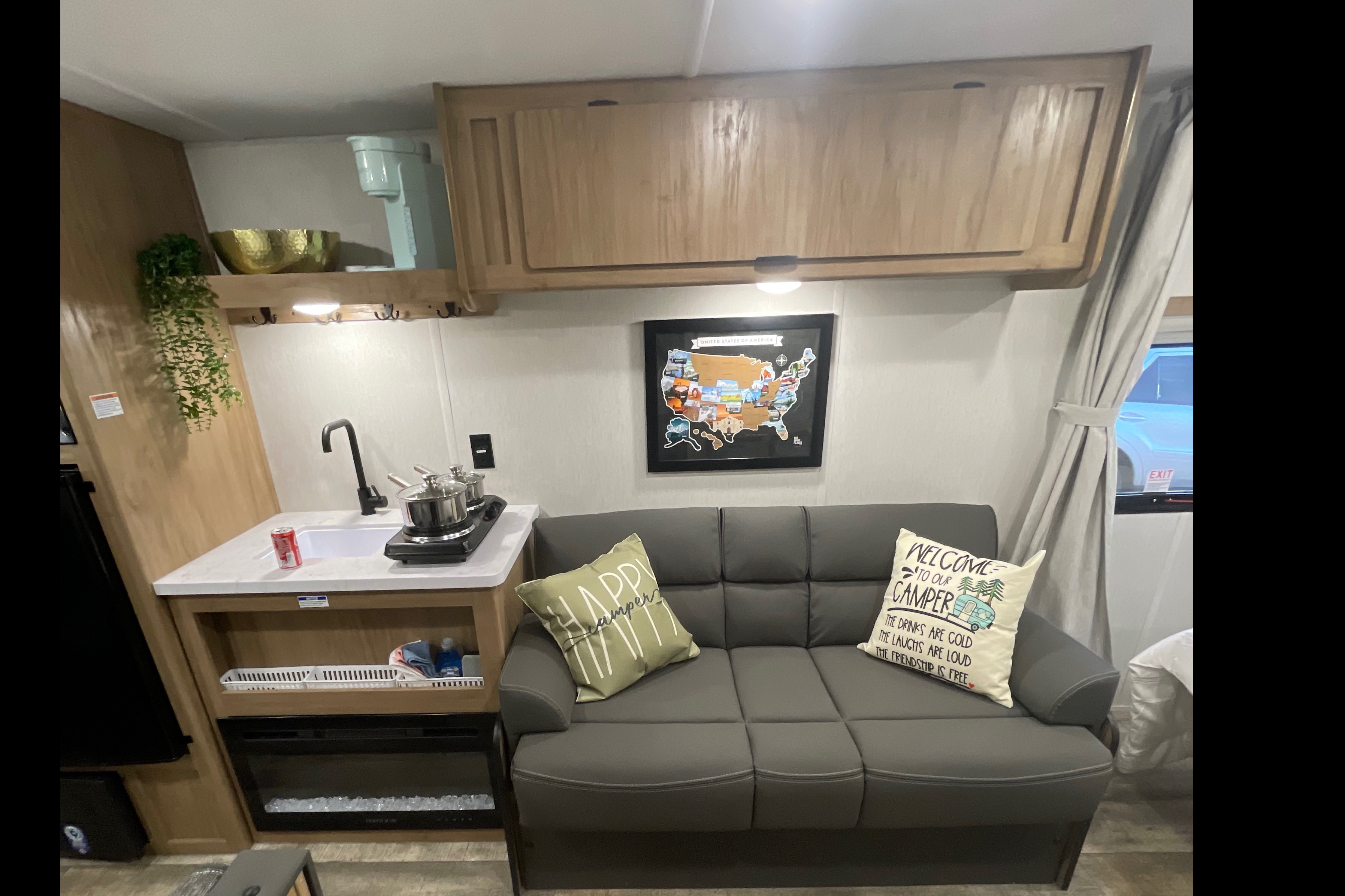 BRAND NEW 2024 29ft Light Weight Sleeps 8 Forest River Travel Trailer