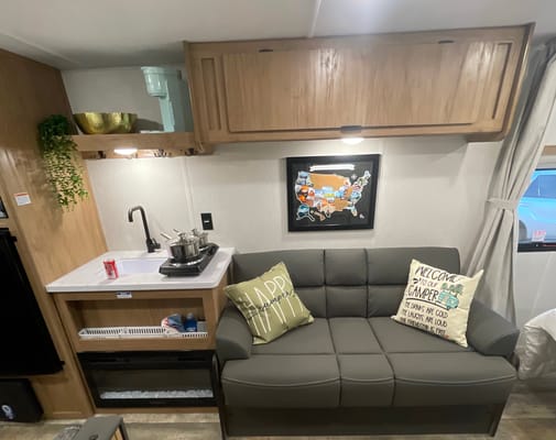 BRAND NEW 2024 29ft Light Weight Sleeps 8 Forest River Travel Trailer