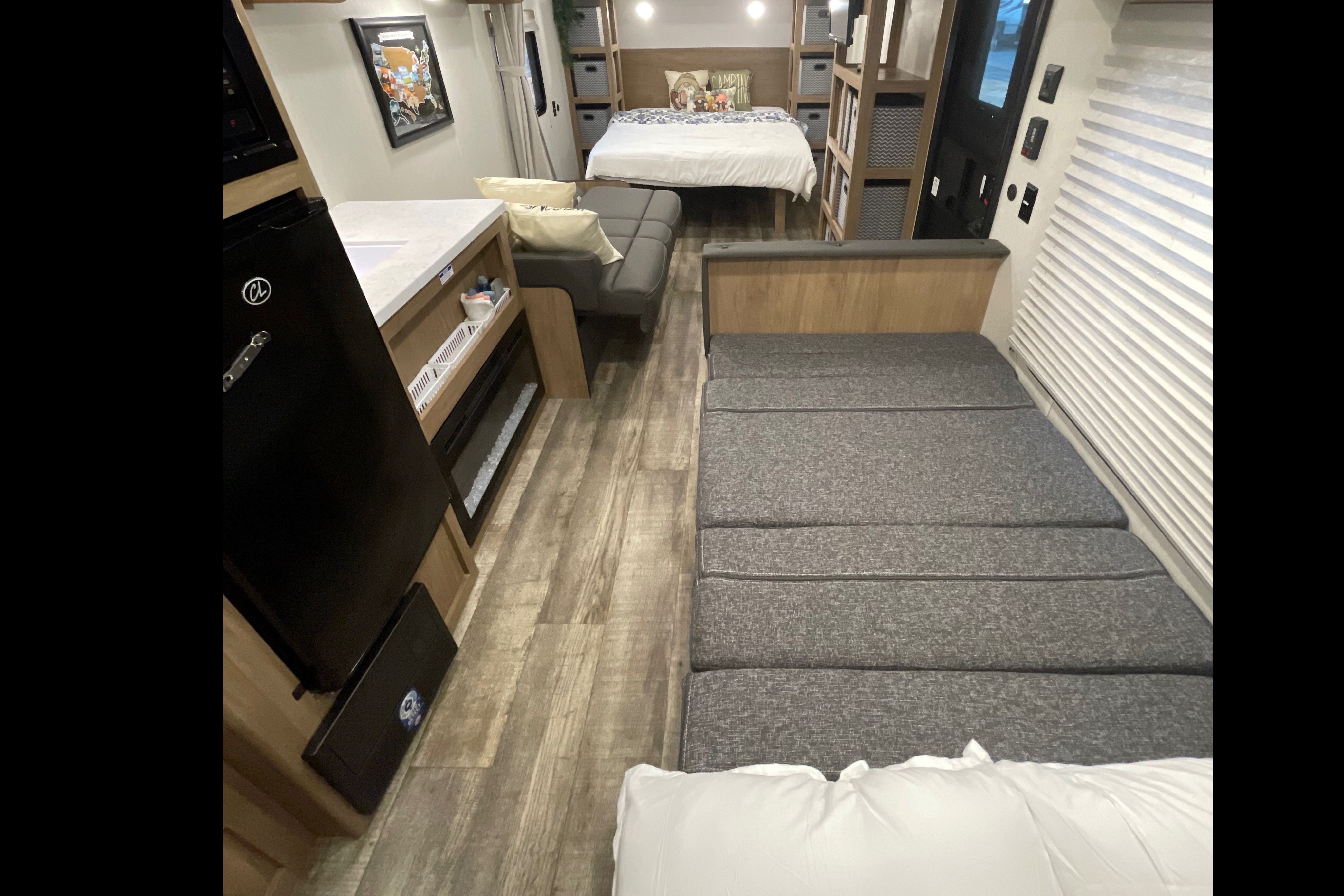 BRAND NEW 2024 29ft Light Weight Sleeps 8 Forest River Travel Trailer