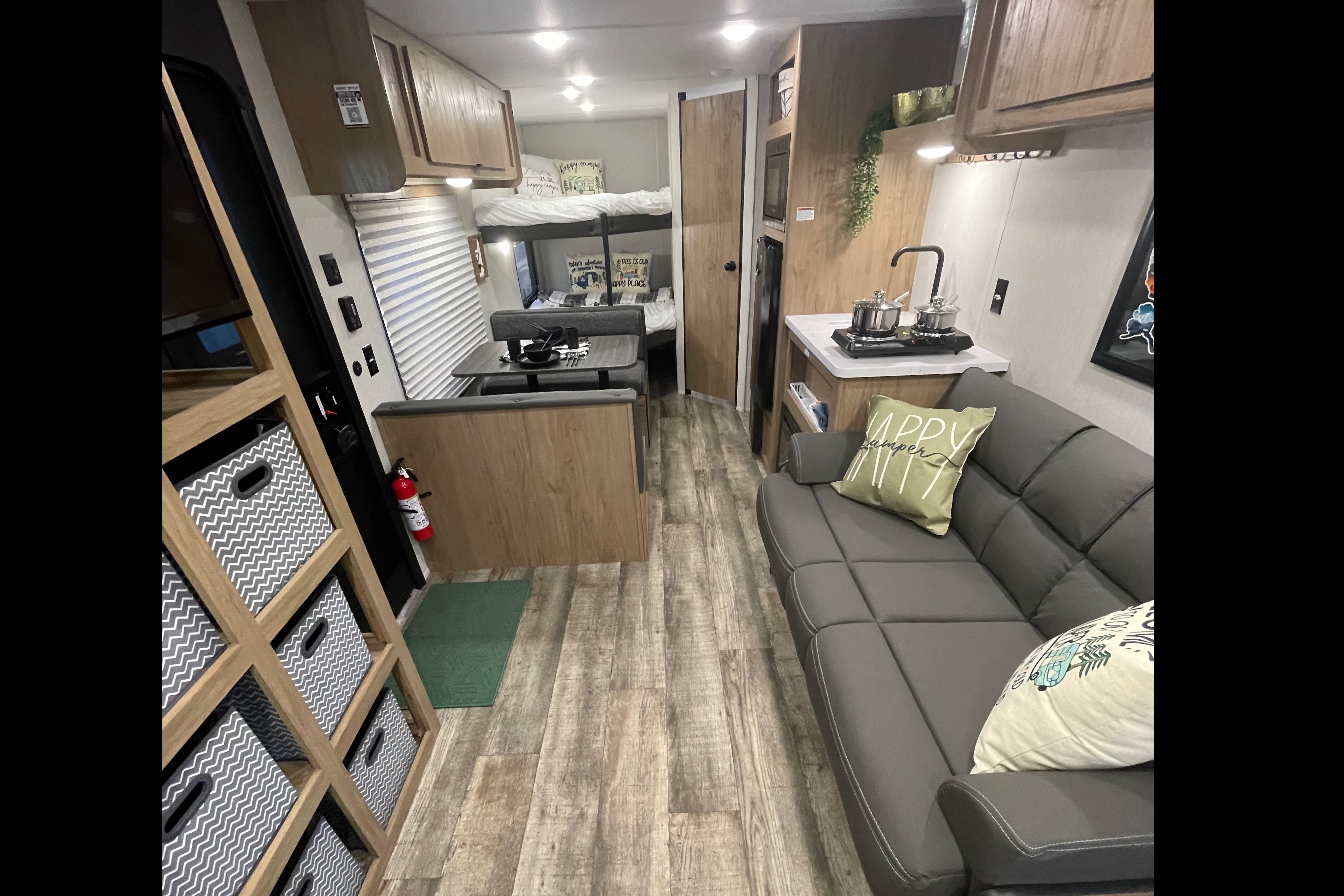 BRAND NEW 2024 29ft Light Weight Sleeps 8 Forest River Travel Trailer