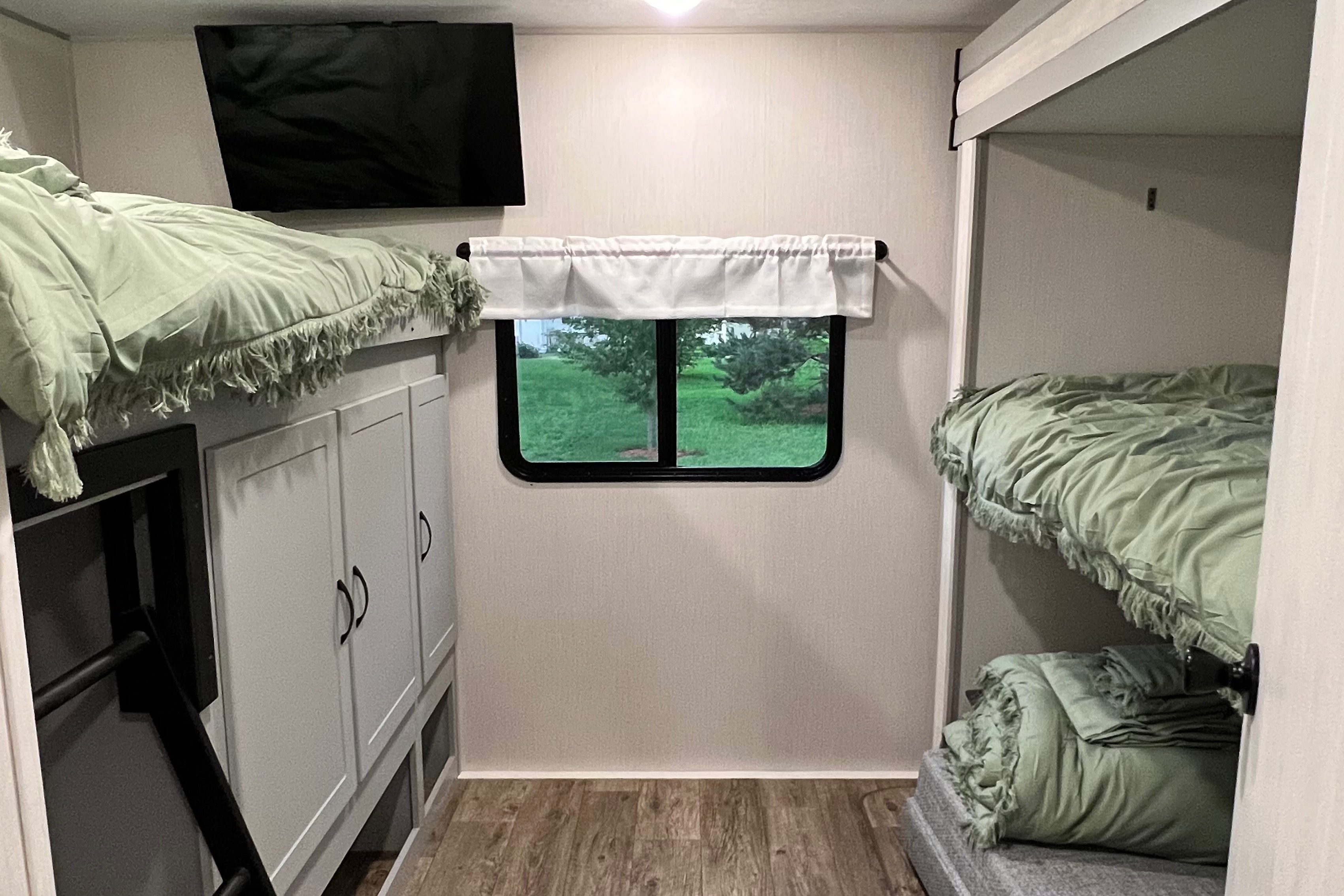 Duane's Forest River 2023 Vibe BH34 Travel Trailer