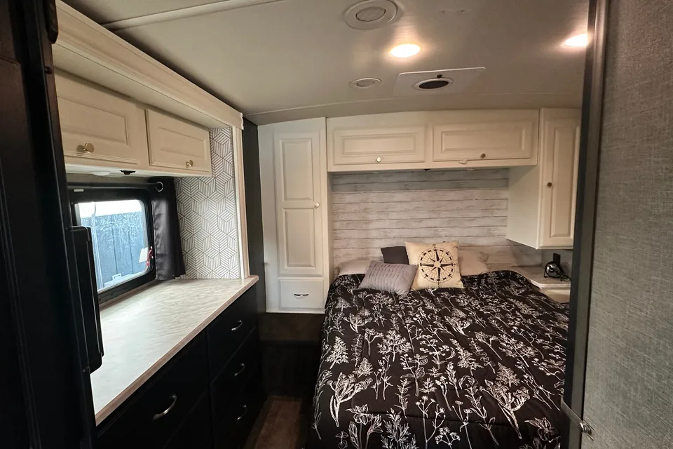 Amy's Winnebago Vista Lx Class A