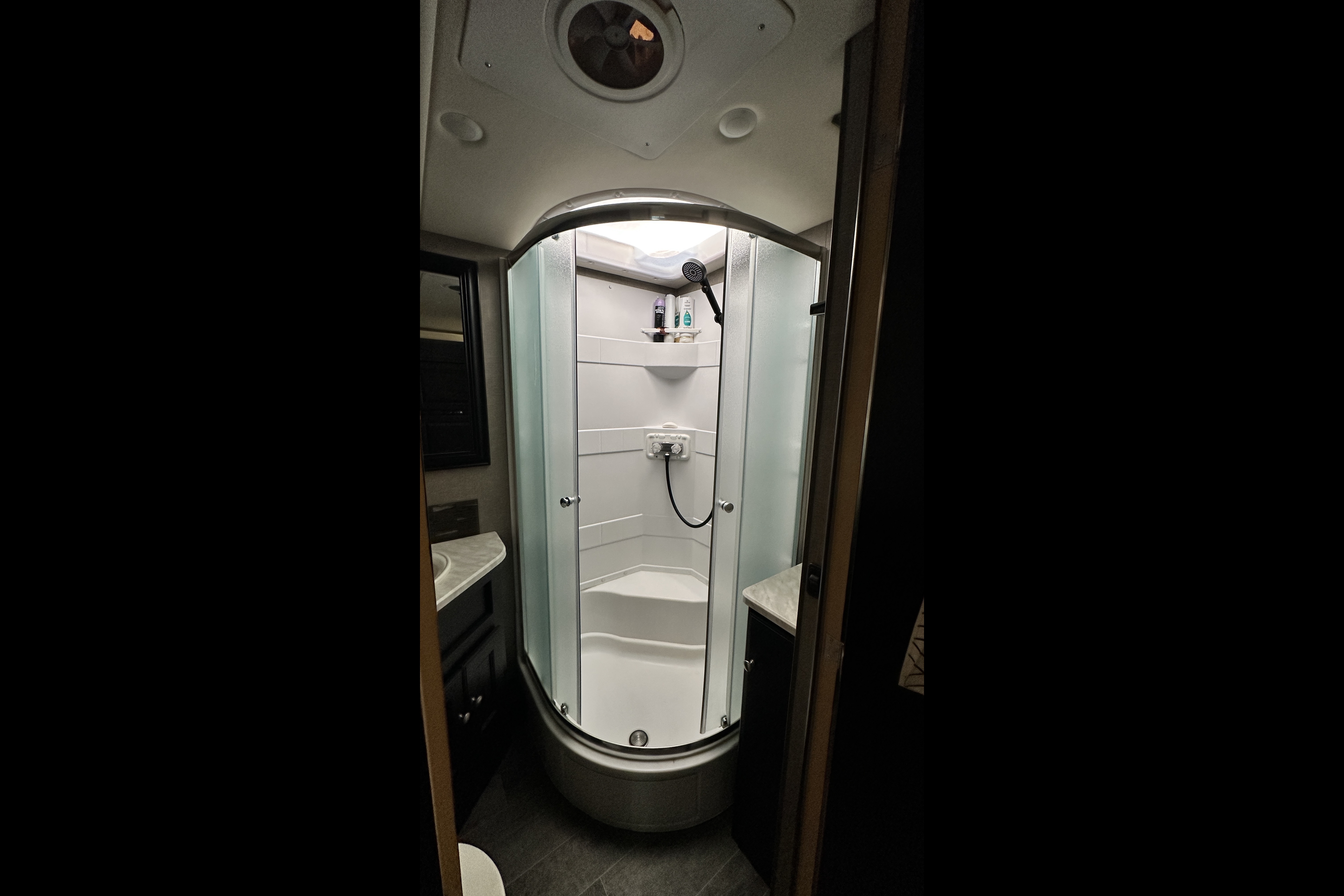 Amy's Winnebago Vista Lx Class A