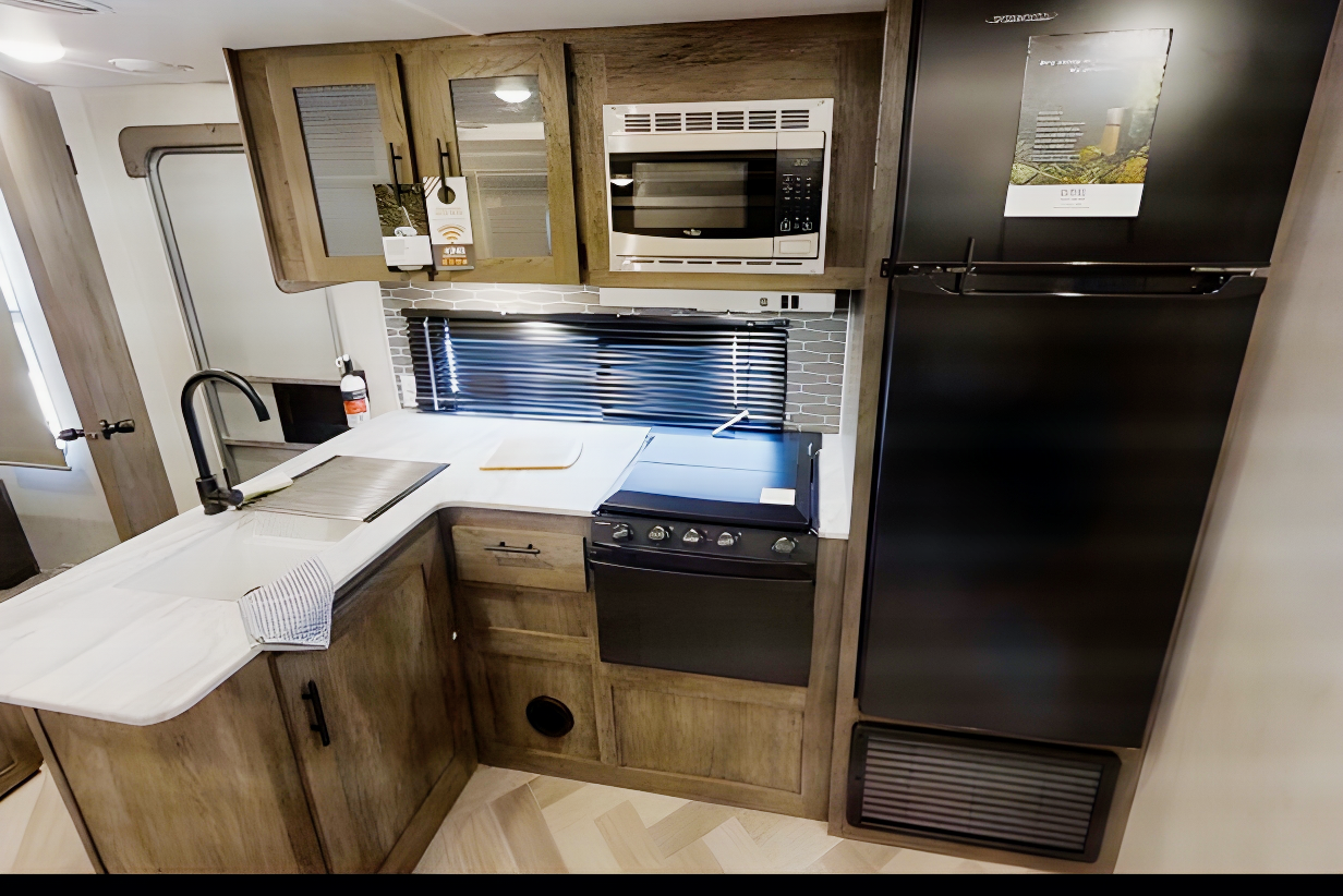 Joe And Carol's 33' Forest River Family Travel Trailer sleeps 8
