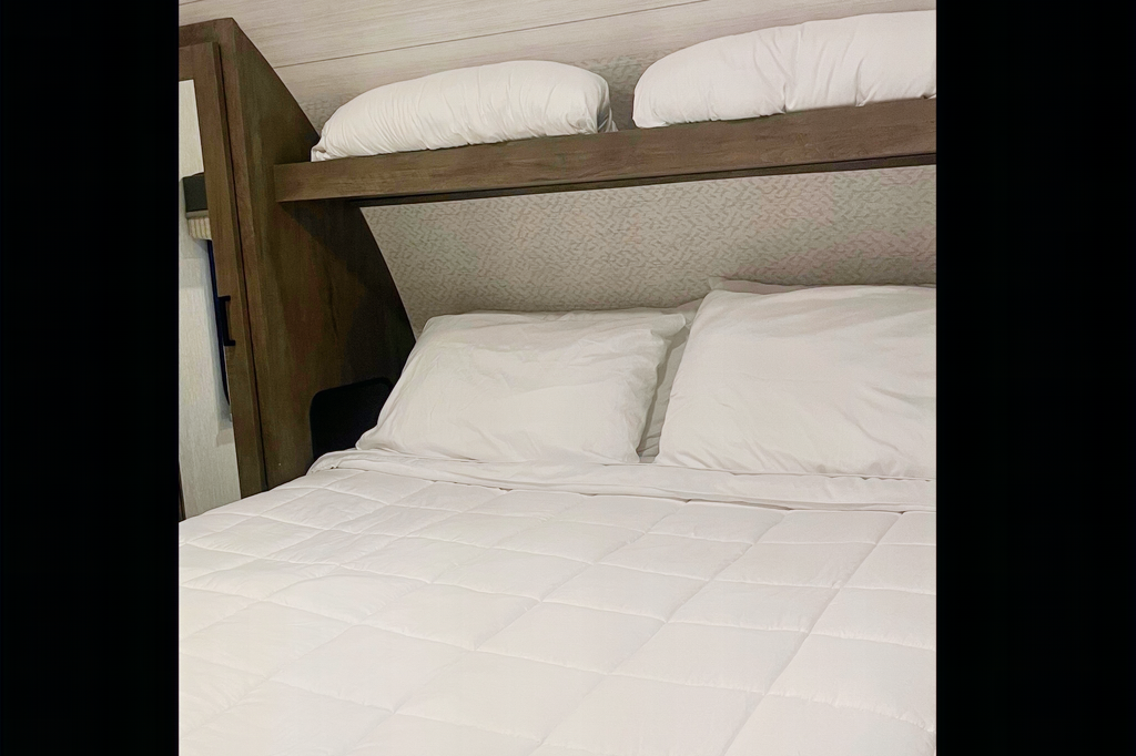 Joe And Carol's 33' Forest River Family Travel Trailer sleeps 8