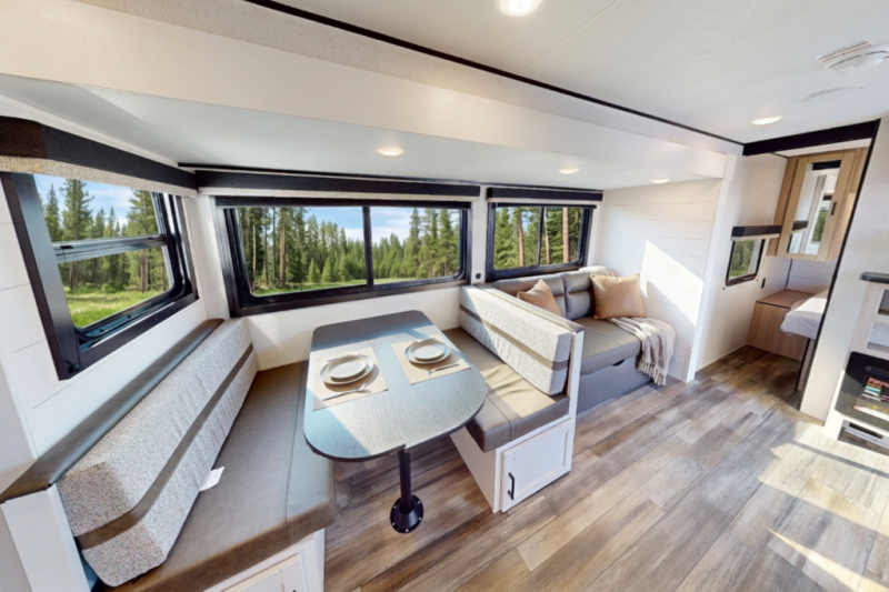 Eric's Starcraft SIGNATURE Travel Trailer