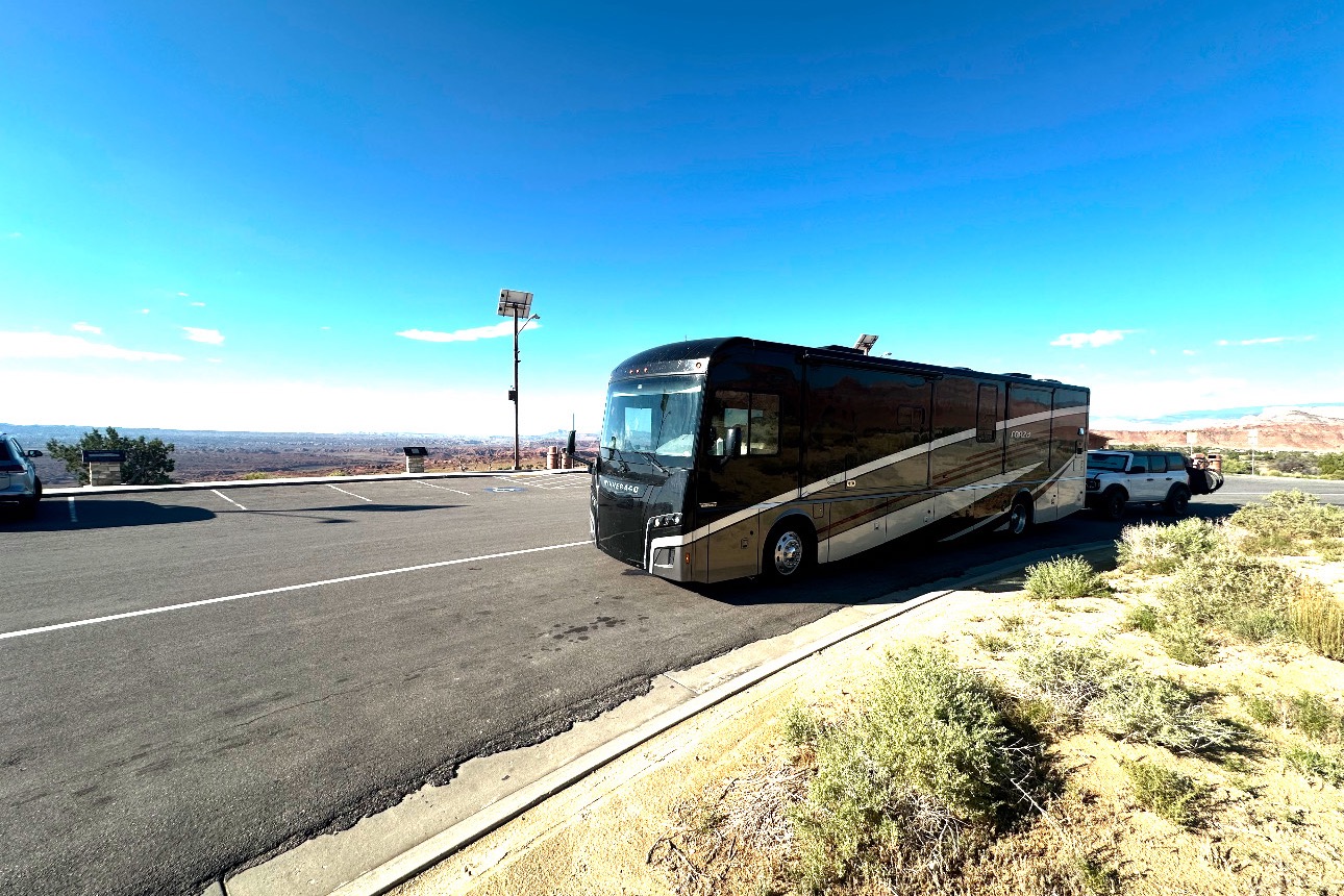 40' Winnebago Forza "The DreamCatcher"