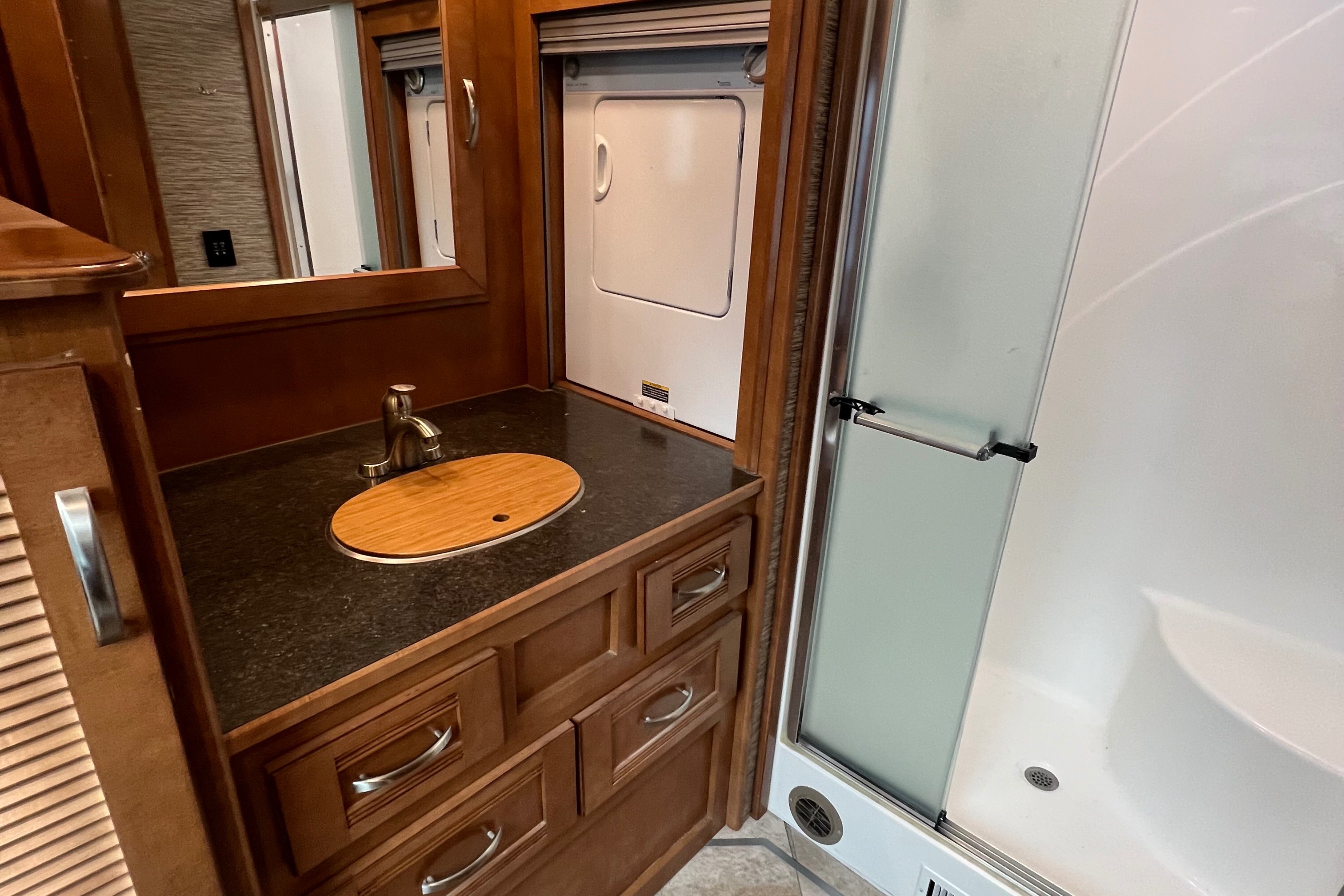 40' Winnebago Forza "The DreamCatcher"