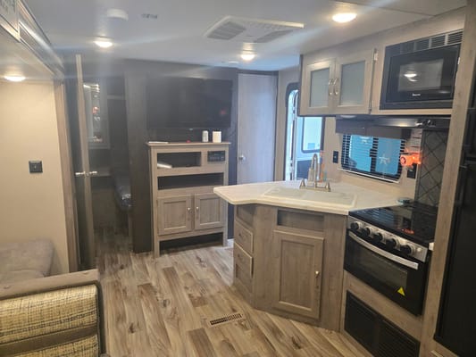 Laver's Palomino PUMA XLE LITE Travel Trailer