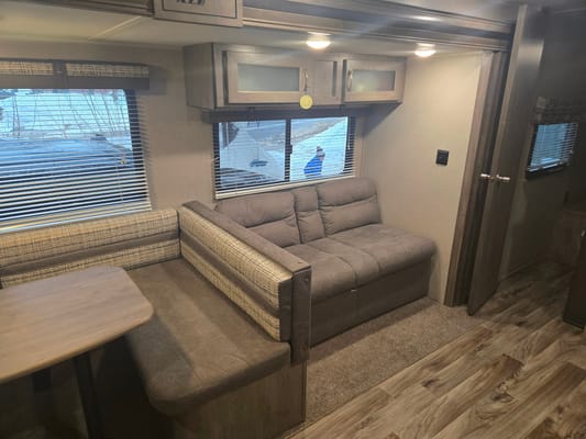 Laver's Palomino PUMA XLE LITE Travel Trailer