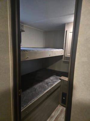 Laver's Palomino PUMA XLE LITE Travel Trailer