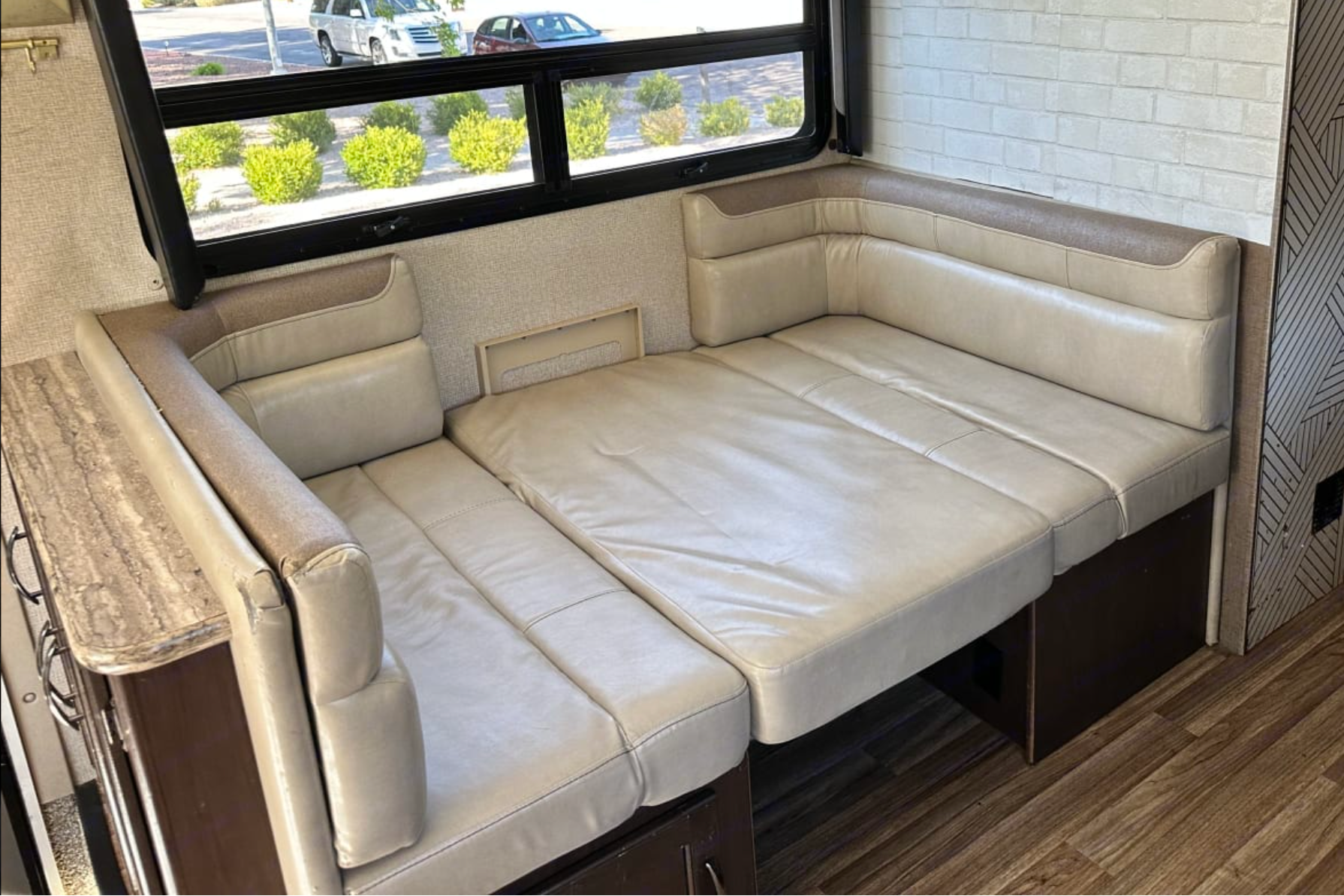 Renovated RV - WiFi, Pets, Off-Grid Friendly, Towing, 24/7 Support, Near Airport