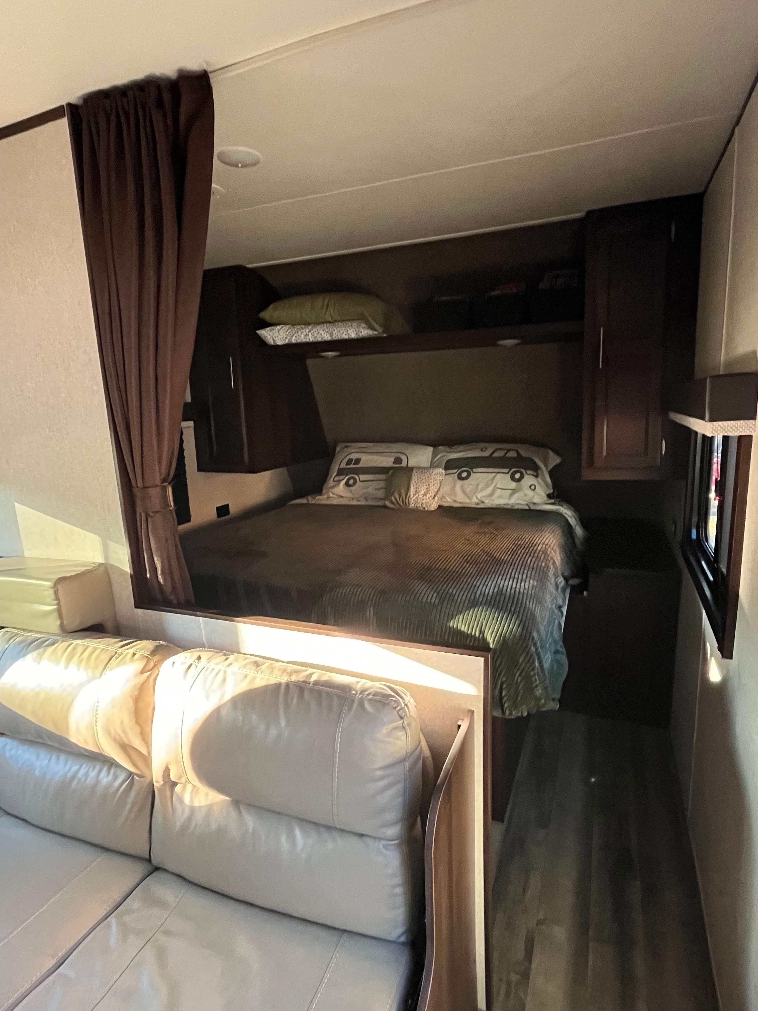 Jason's Jayco 28ft Rocky Mountain Travel Trailer